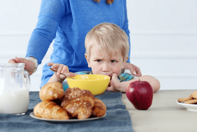 رفتار مناسب با کودک کم وزن