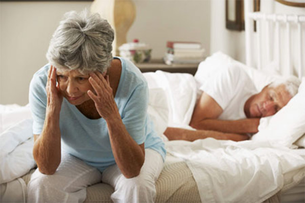 عوارض بی خوابی در سالمند